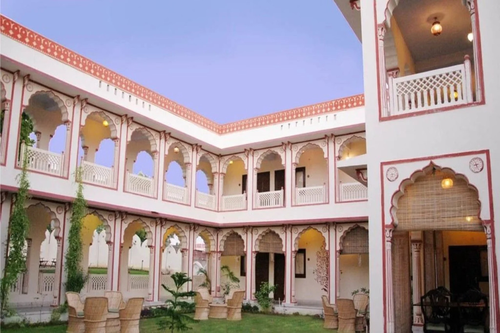 WelcomHeritage Hotel Sirsi Haveli
