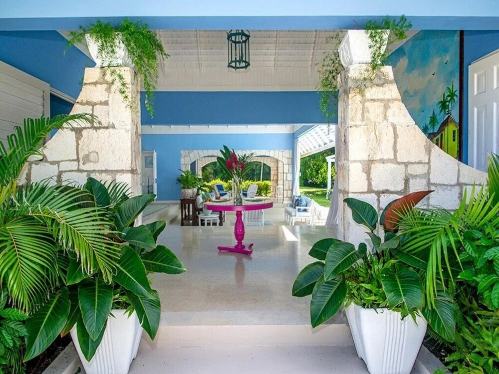 Sunny Vacation Villa 25