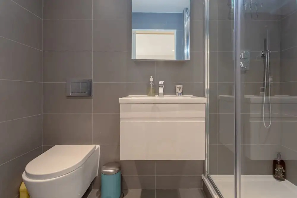 Stunning 3 Bedroom Apartment in South London