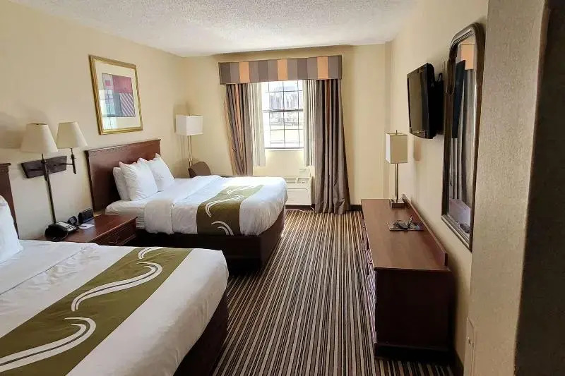 Holiday Inn Exp Reg Hosp And Med Ctr