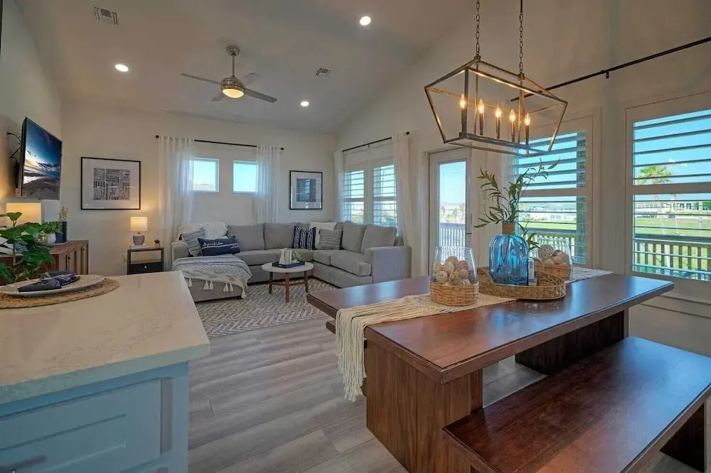 Sleeps 24 2 Homes, Walk to the Beach, Private Pools, Fire Pit, Modern Design
