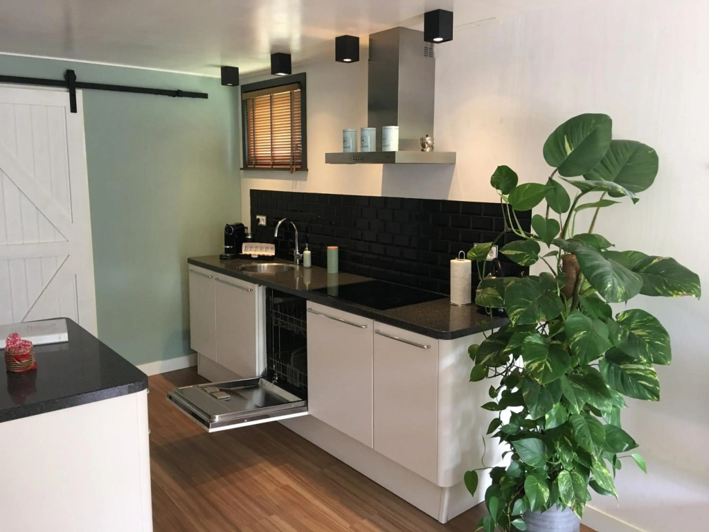 Annadora Beach House