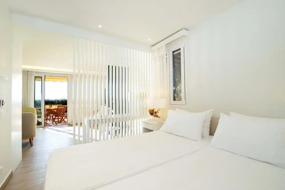 Glyfada Glow Suites by CorfuEscapes