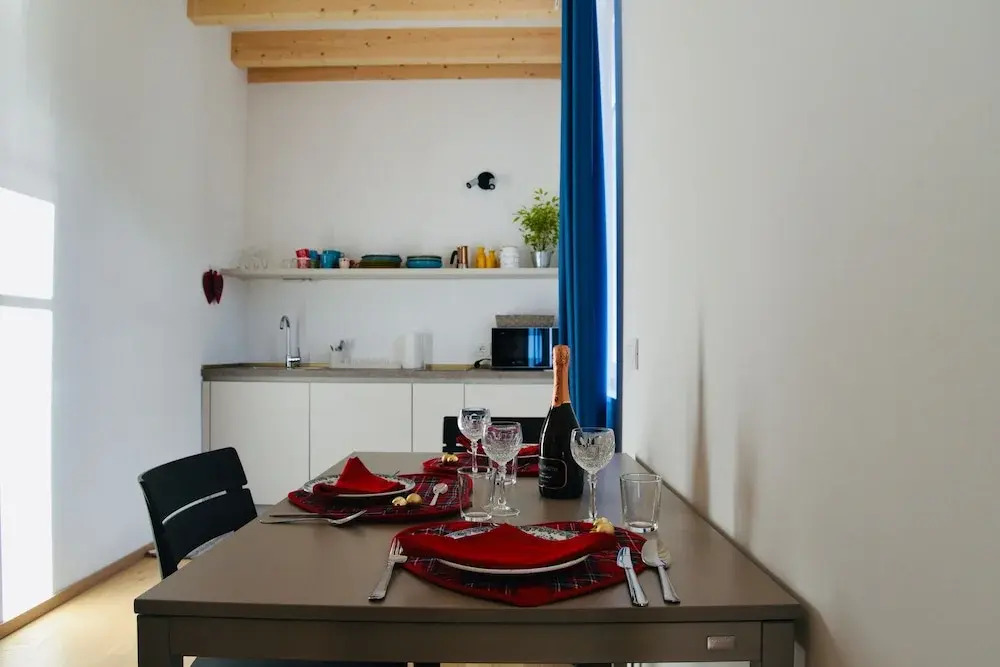 Nine Rooms Apartment