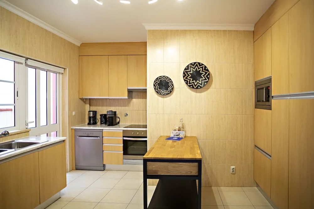 Pink House in Faro With 3 Bedrooms and 3 Bathrooms