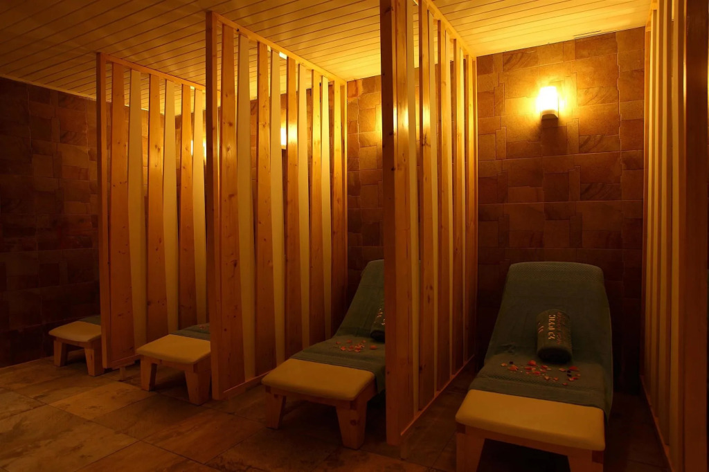 Nega Bonger Hotel