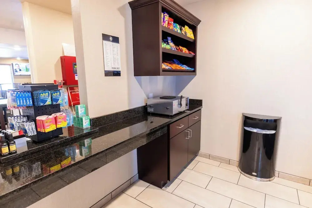 Cobblestone Inn & Suites - Winters