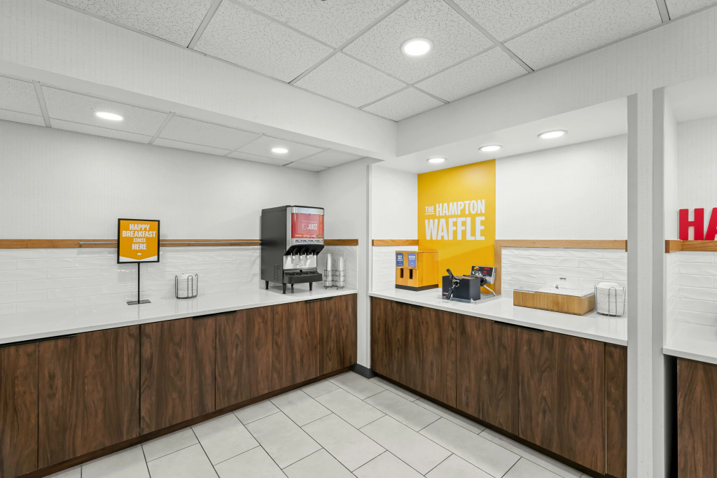 Hampton Inn & Suites Charlotte-Airport