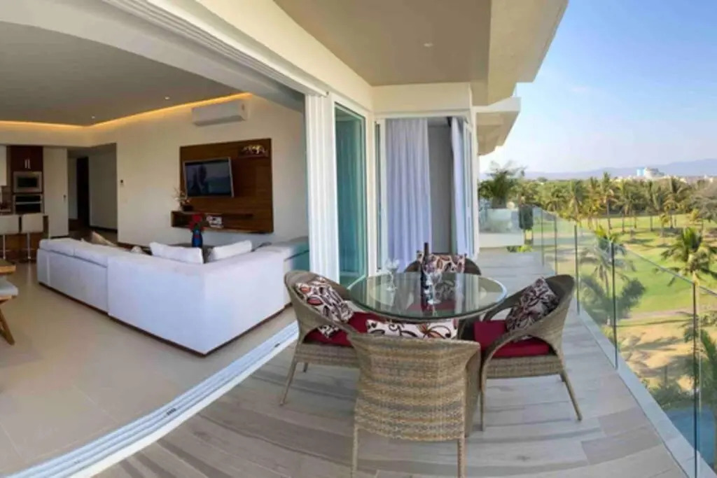 Deluxe Marina View Apartment