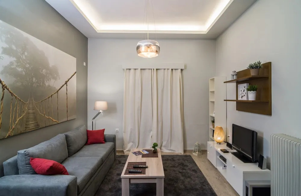 Beautiful Modern Aprt with 1BR in DT Athens