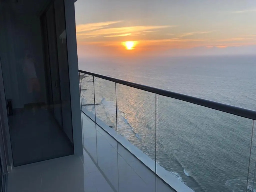 41st Fl Beach Condo in Bocagrande
