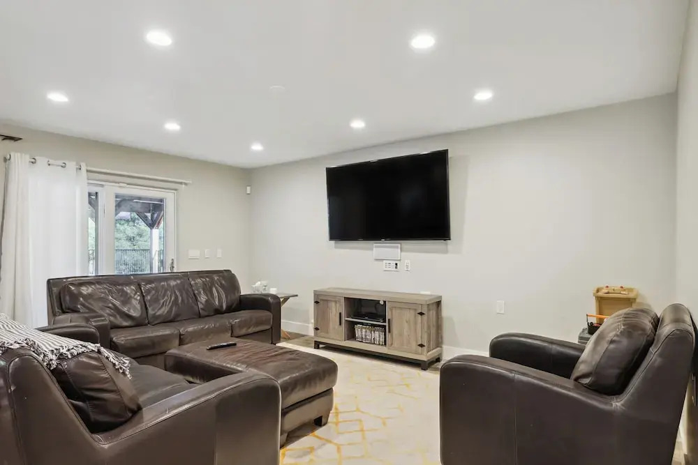 Spacious Pine Mountain Lake Cabin Rental w/ Decks