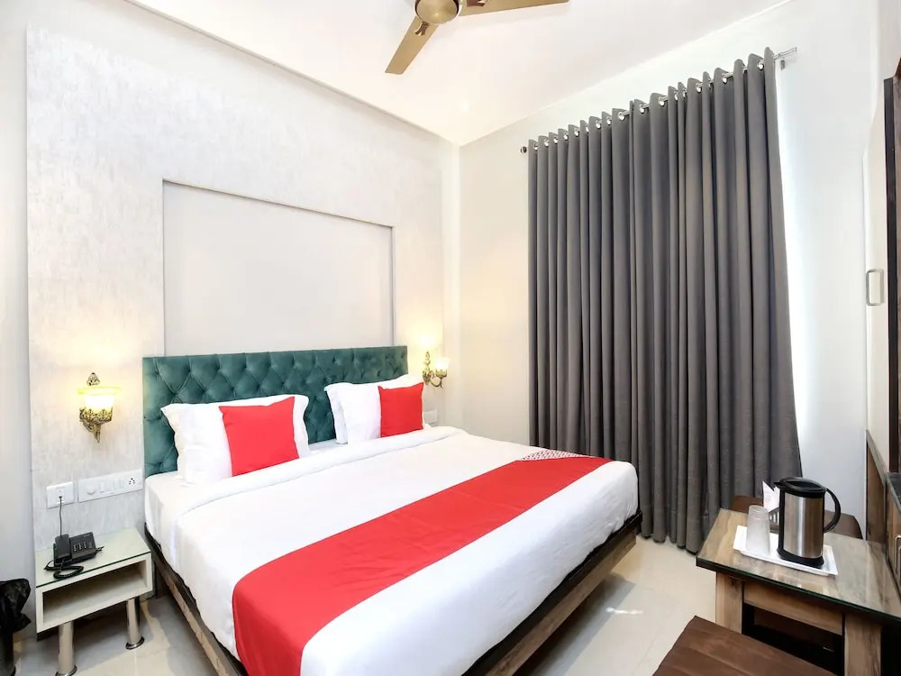 OYO 17084 Hotel Grand Orchid
