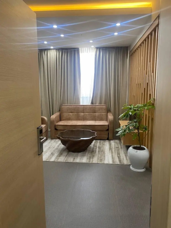 Eyana Hotel