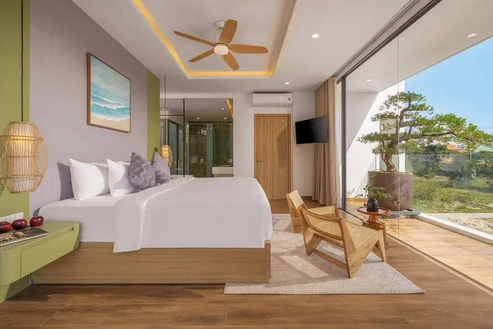 Amazing Newly Built Beach Pool Villas Danang