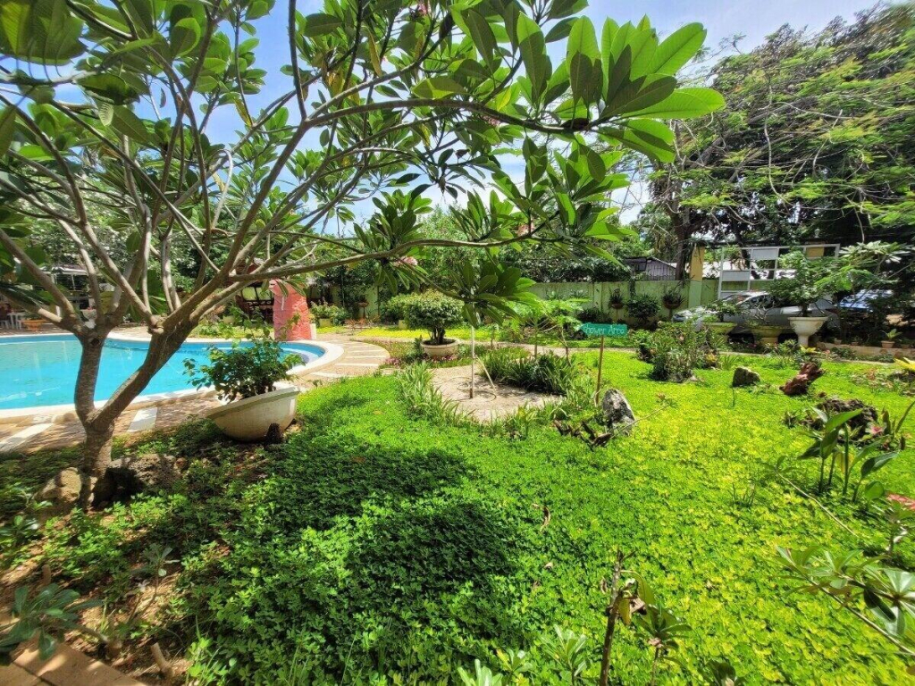Hanbee's Flower Garden Resort