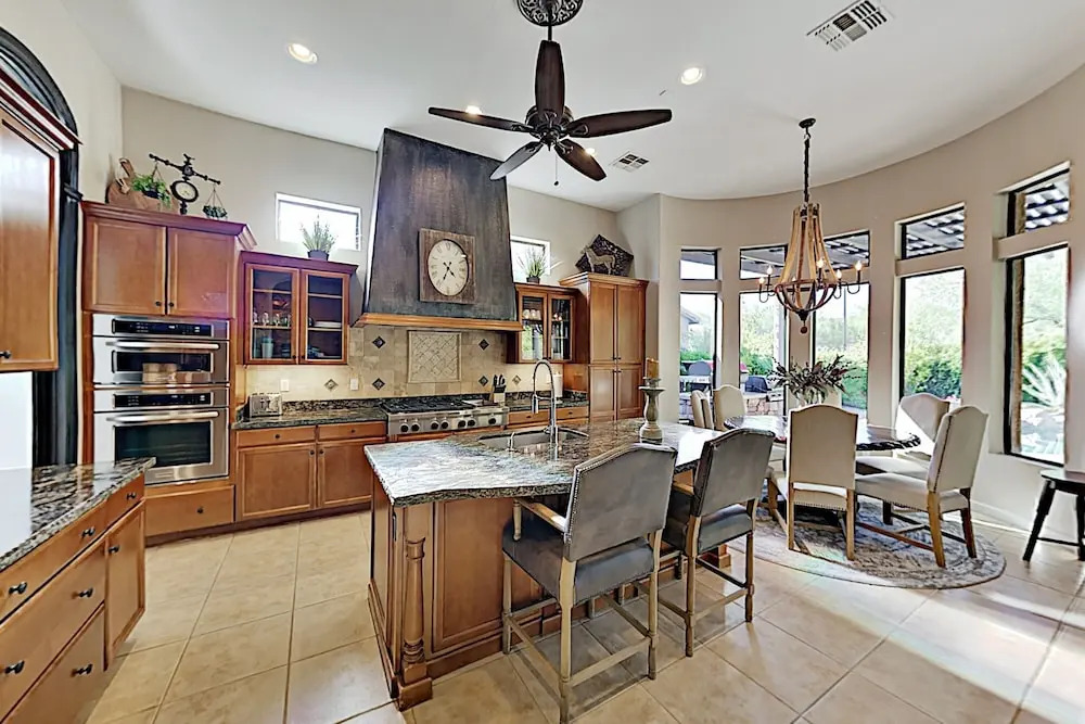 Lavish Desert Pool In Private Community 3 Bedroom Home