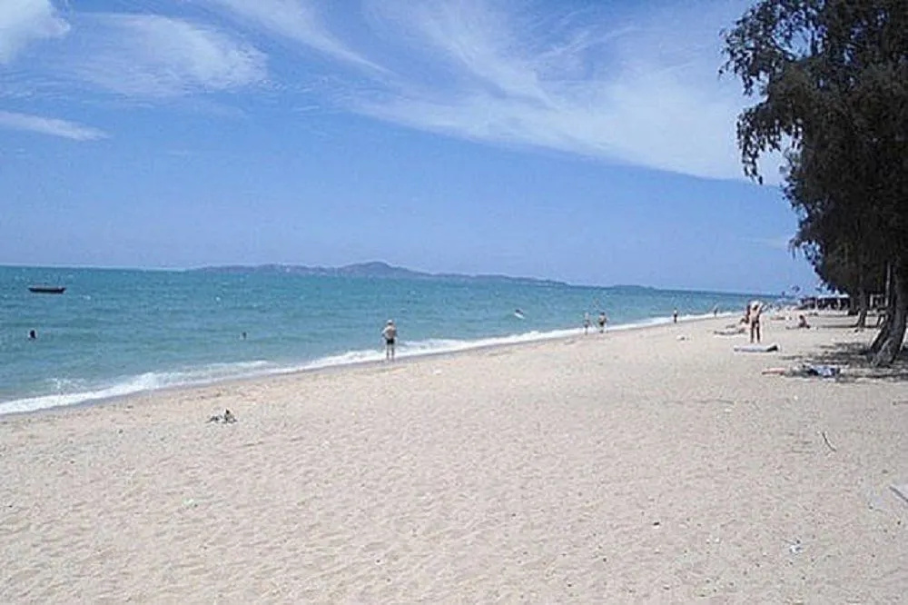 Baan Kanittha - 5 Bedrooms Pool Villa