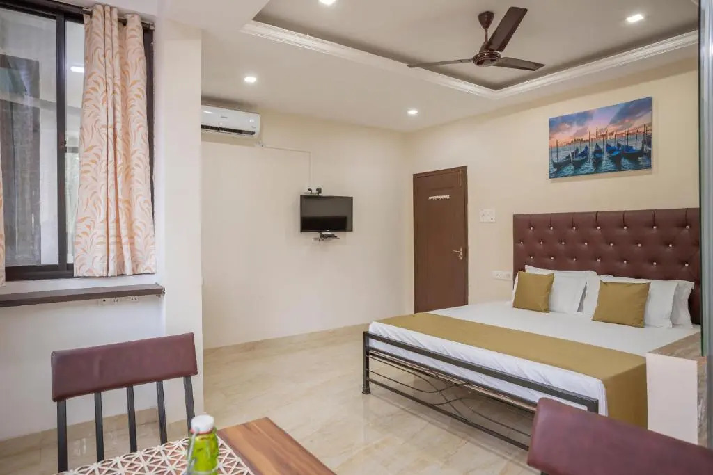 14 Door Home Stay