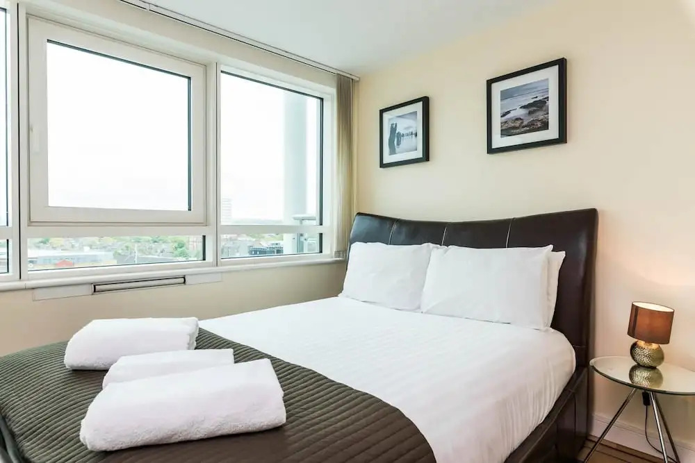 Luxury Modern 2BD Flat in Centre