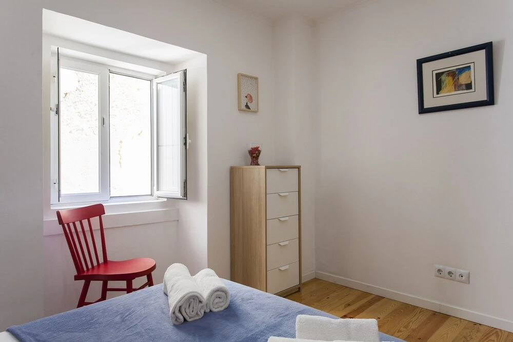 ALTIDO Cosy 1-bed flat w/balcony in Pena, close by subway, viewpoint&park