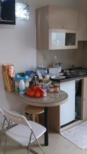 Sylvia Home Apt and Rooms with Kitchenette