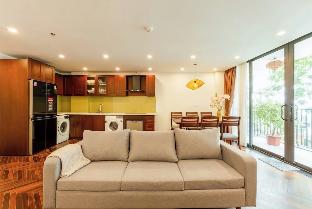 NINE HOUSING West Lake 136 Vu Mien