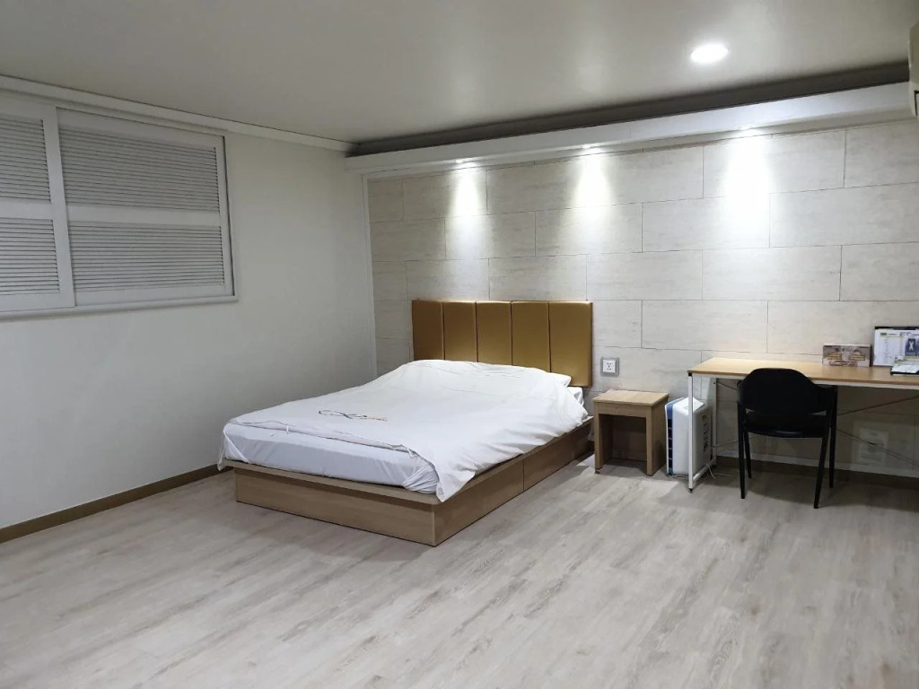 Kims Hotel Gumi