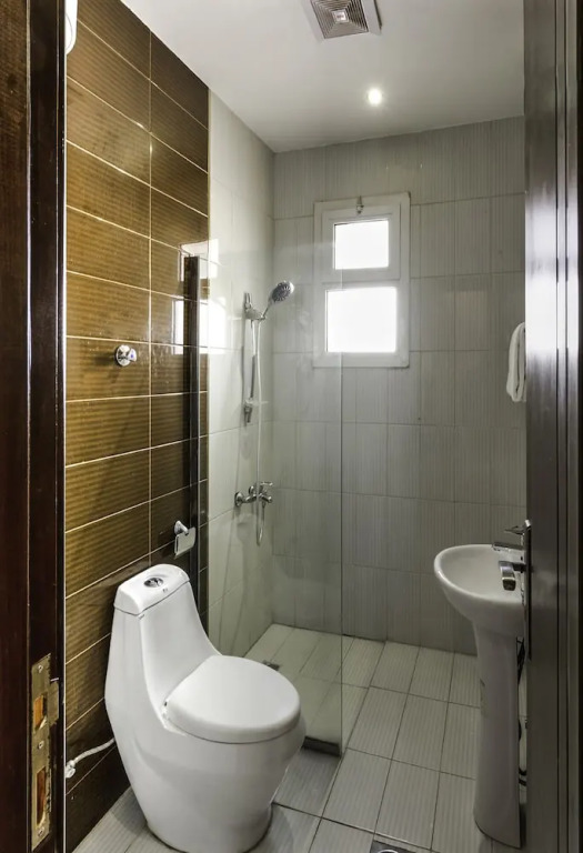 OYO 160 Dotel Suites