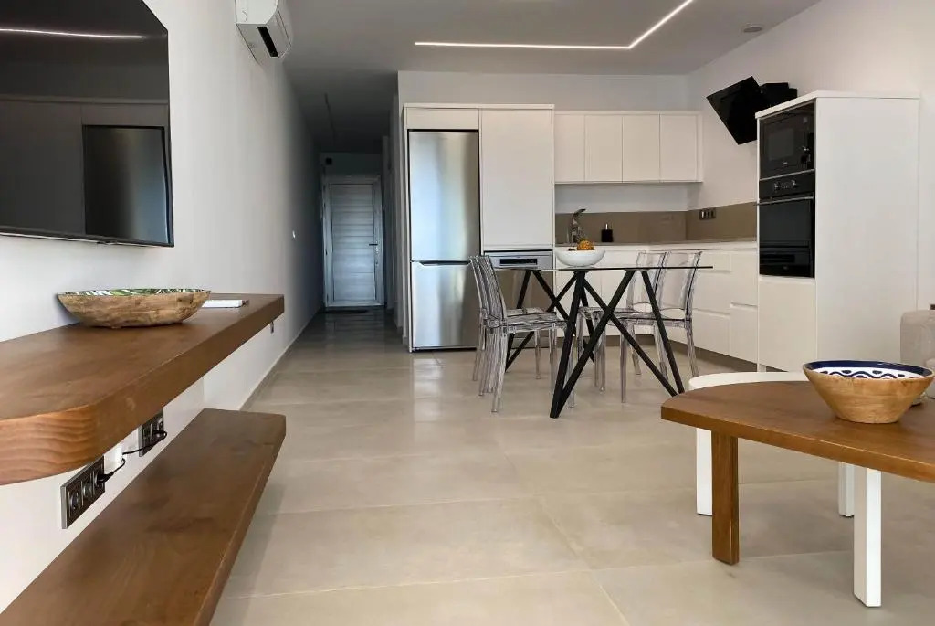 Marina Suites 7