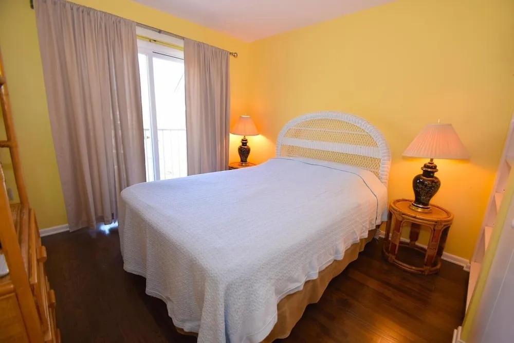 Harbour Island 79J - 1 Br Townhouse