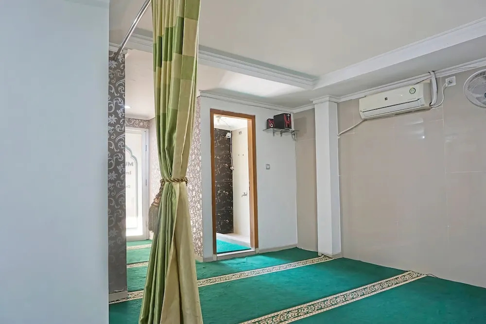 RedDoorz Syariah at Delta Sari Aloha Waru