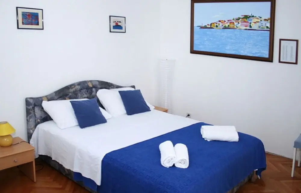 Buffalo - 150m From the Beach & Parking - A1