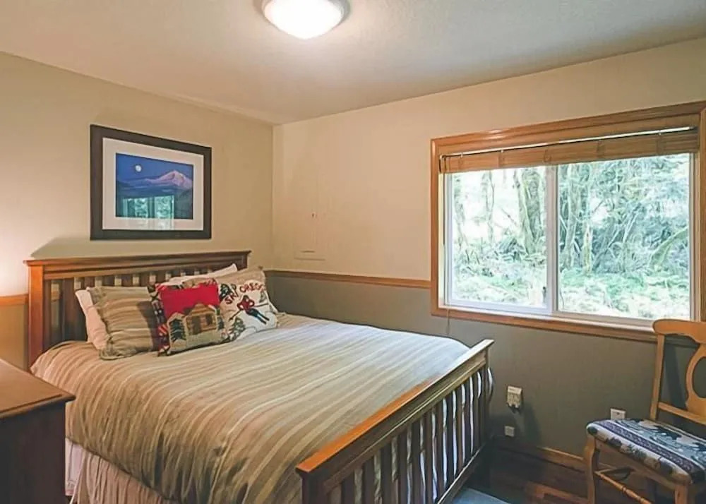 Cozy Bear Cabin