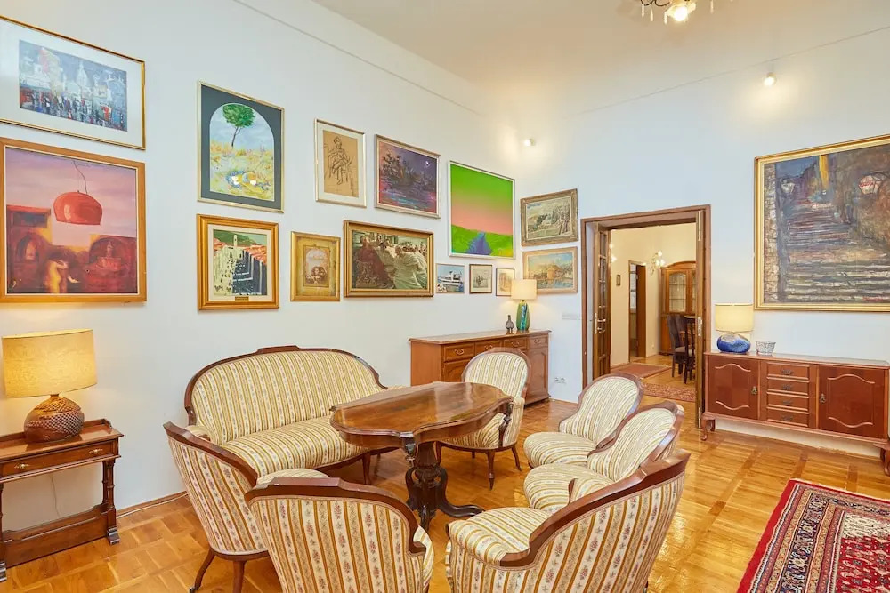 Apartment Misir