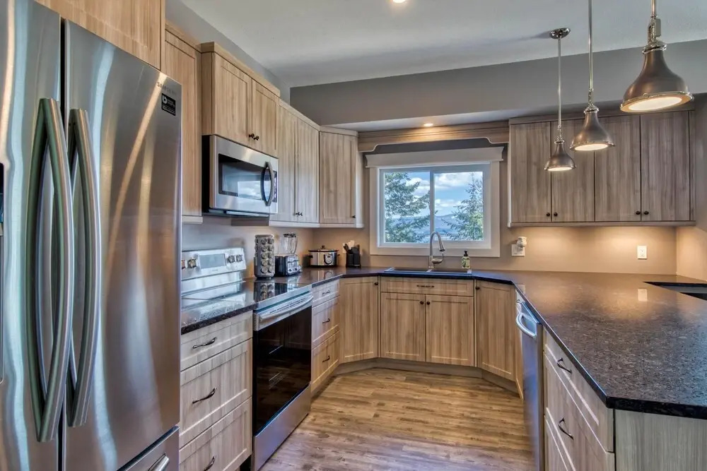 Semi-lakefront Luxury Blind Bay - Spring Specials! 2 Bedroom Cottage by RedAwning