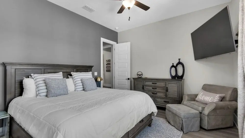 4BR Home With Deck & Grill Fun + Free Attraction Tickets!