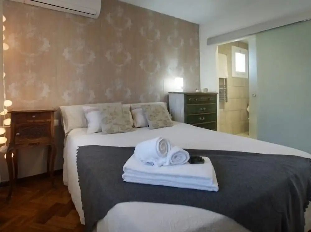 Shikara Be my Guest Castelldefles