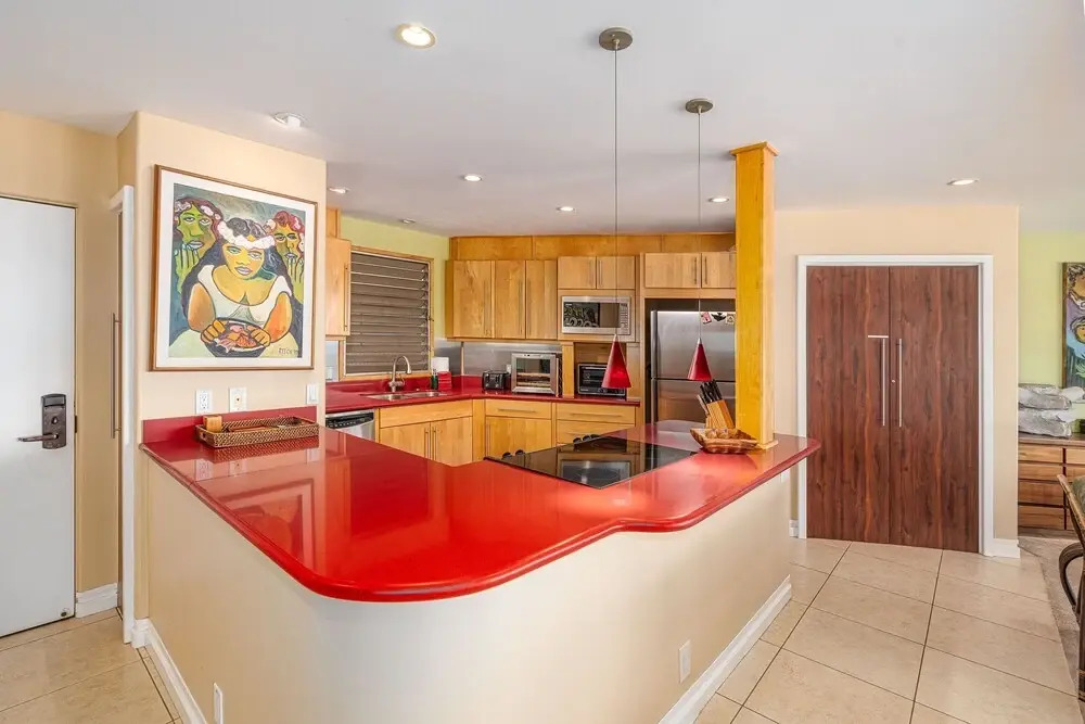 Oceanfront Hale Hui Kai 313 Large Lanai, AC, Incredible Views on Keawakapu Beach