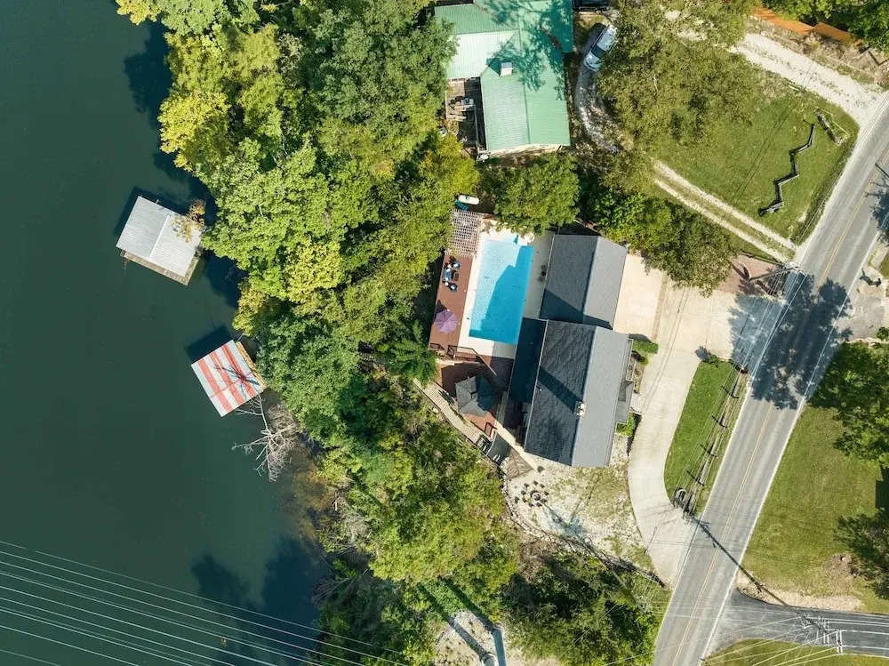 Lake Shore Landing For 20!