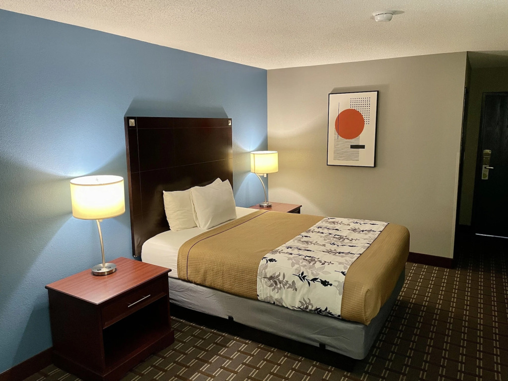 American Inn Cedar Rapids South