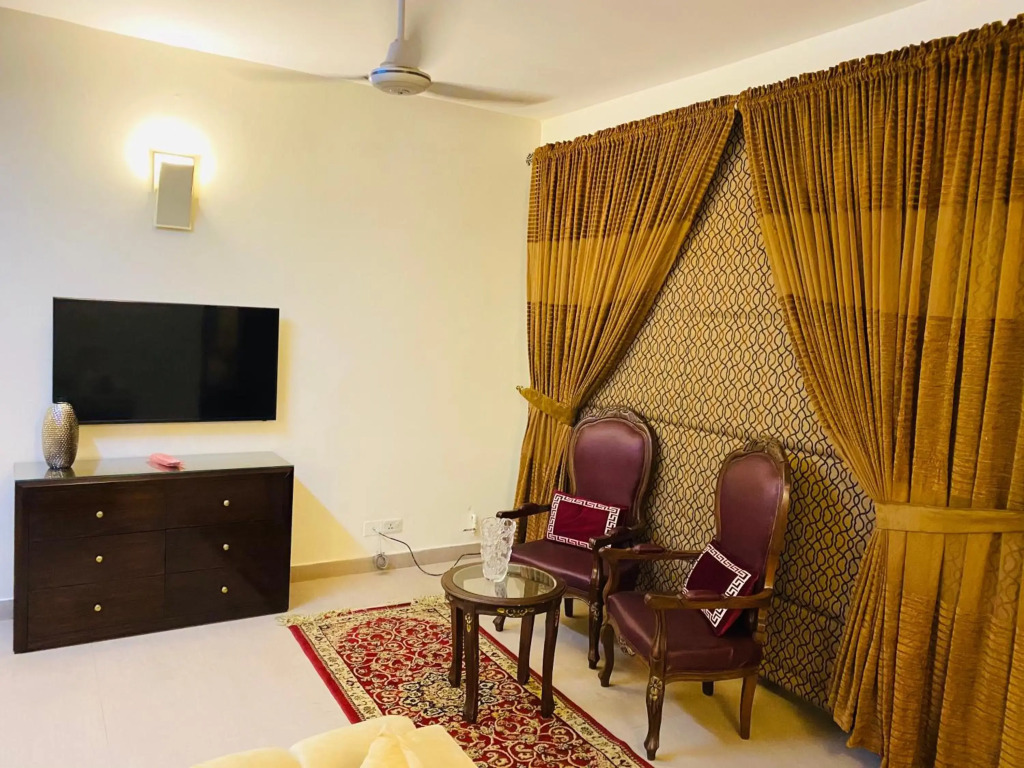 Royal Two Bed Room Luxury Apartment Gulberg