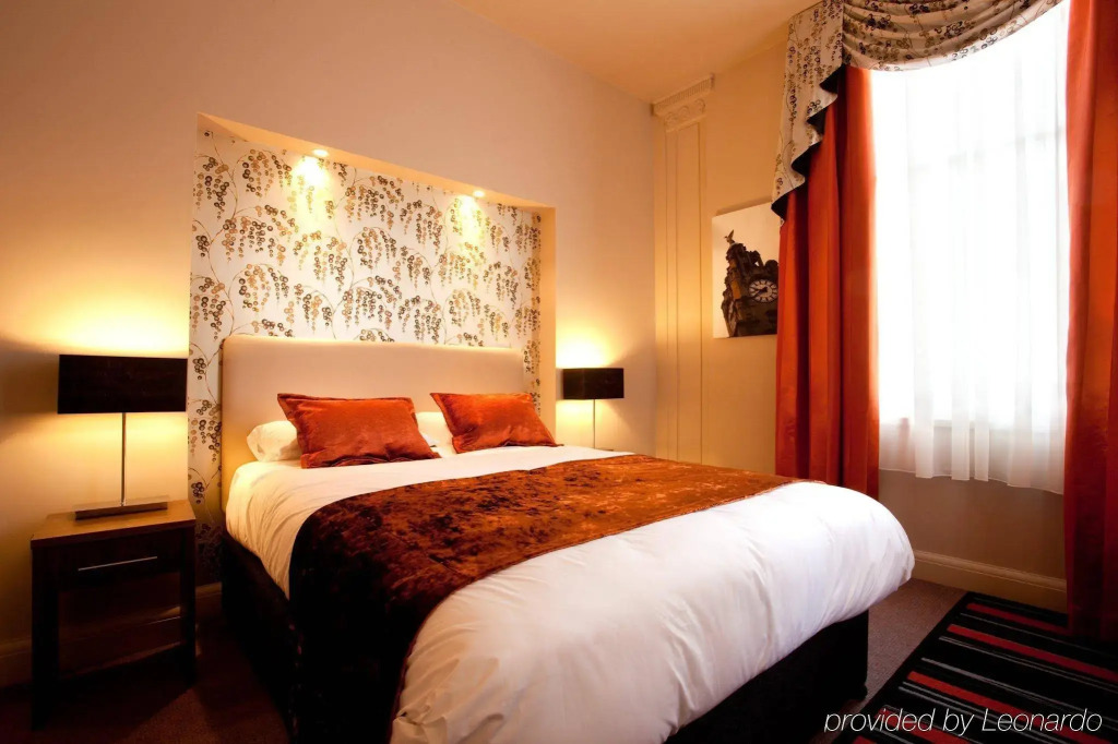 Heywood House Hotel
