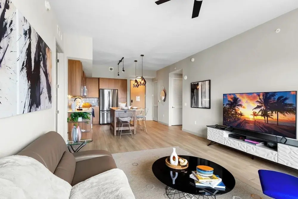 Chic 2BR Downtown Fort Lauderdale Apt w/ Pool