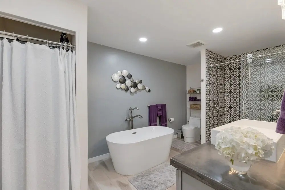 Gorgeous Luxury Bungalow W/hot Tub&fire Pit