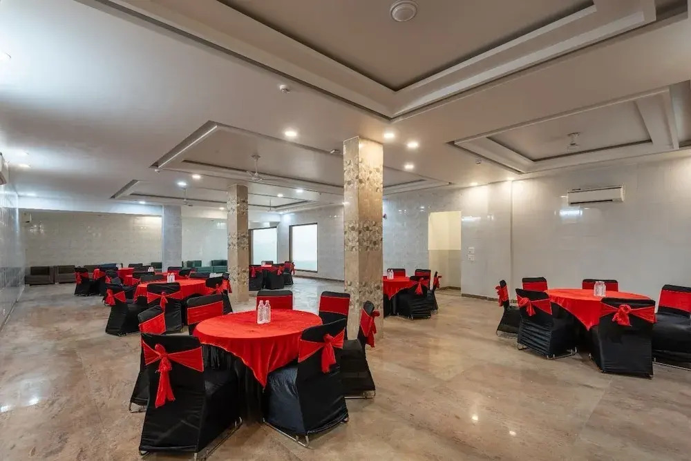 Hotel Florence and Banquets By Elite Sol