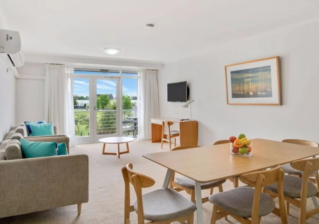 MainStay Suites Williamstown
