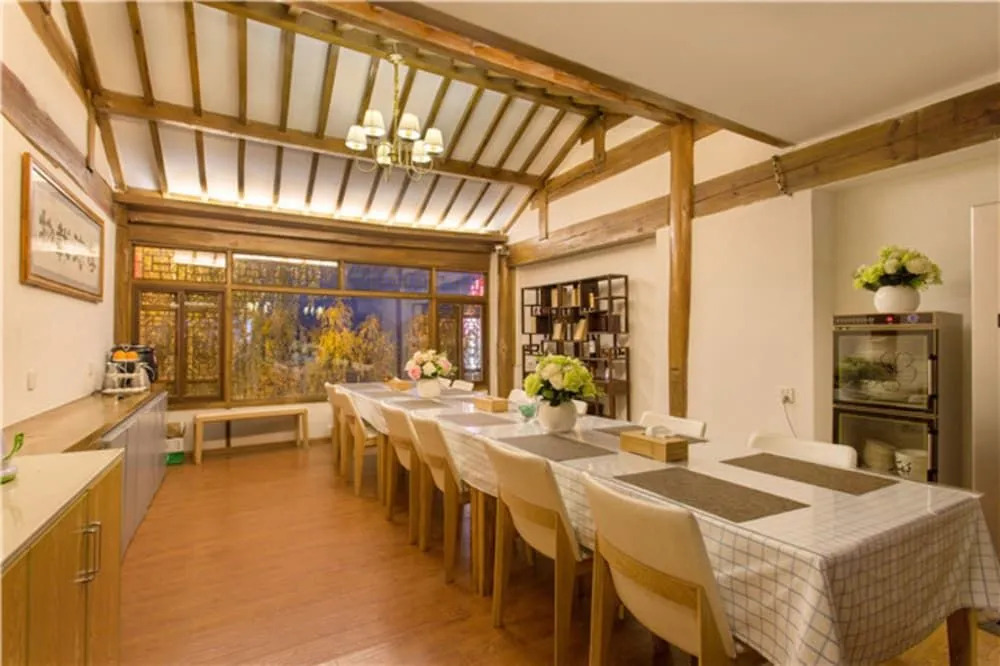 Floral Hotel Lijiang QianlizoudanjiYunju