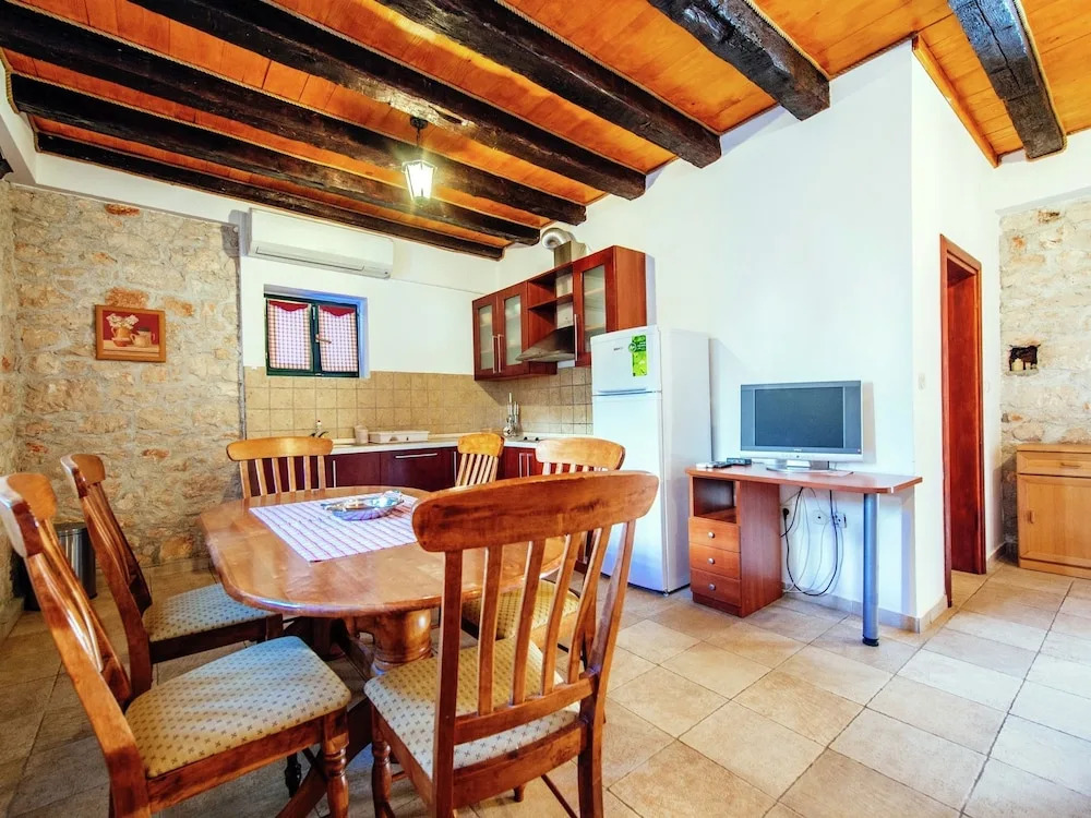 Spacious Ground Floor Apartment With Private Covered Terrace, Near the Sea