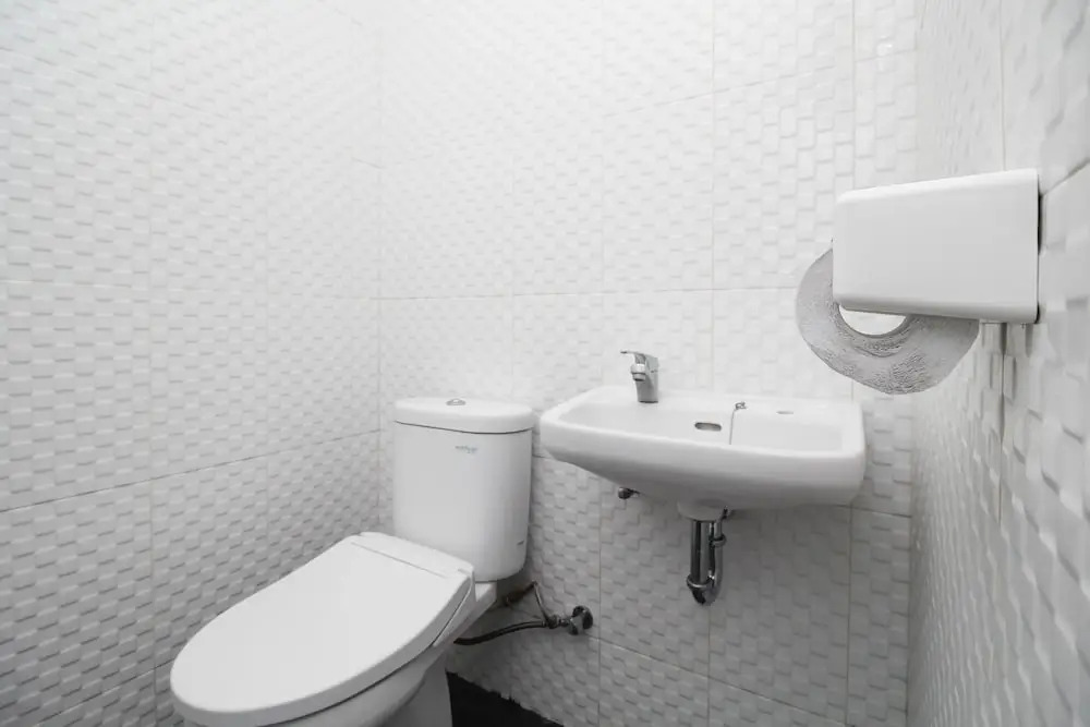 Airy Sario Sam Ratulangi 229 Manado